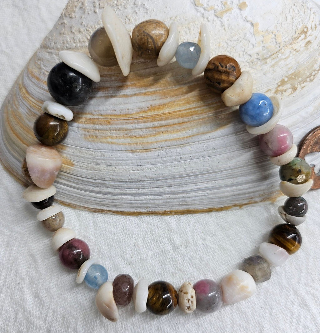 Natural Multi-Stone  Hawaiian Puka Shell Stretch Bracelet for Beach Vibes Summer Style  Everyday Wear - Perfect Accessory for Laid-Back