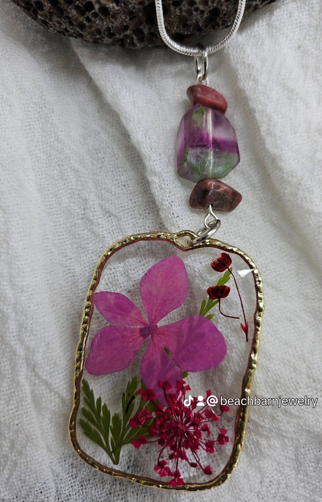 Natural Dried Flower  Fluorite Stone Pendant Necklace with Durable Stainless Steel Chain for Nature Lovers Bohemian Jewelry