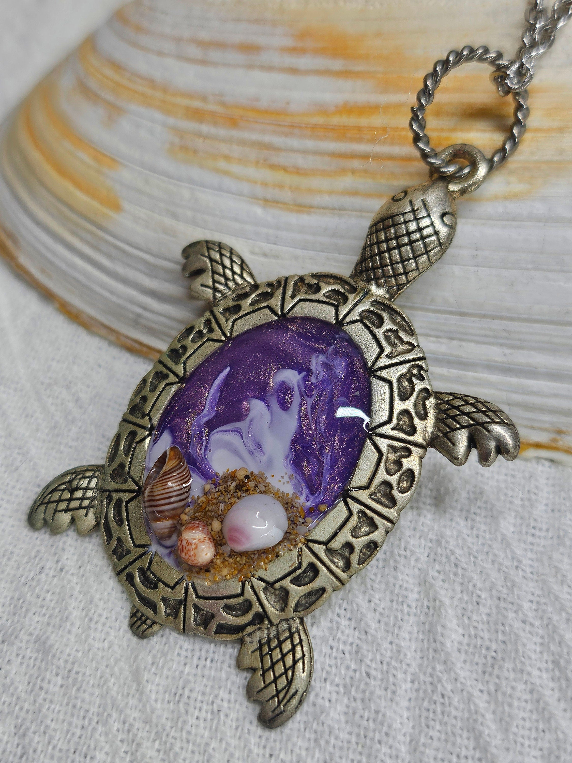 Hawaii Shells  Turtle Pendant Necklace on Stainless Steel Chain - Ocean-Inspired Jewelry for Beach Lovers - Perfect Gift for Mermaid