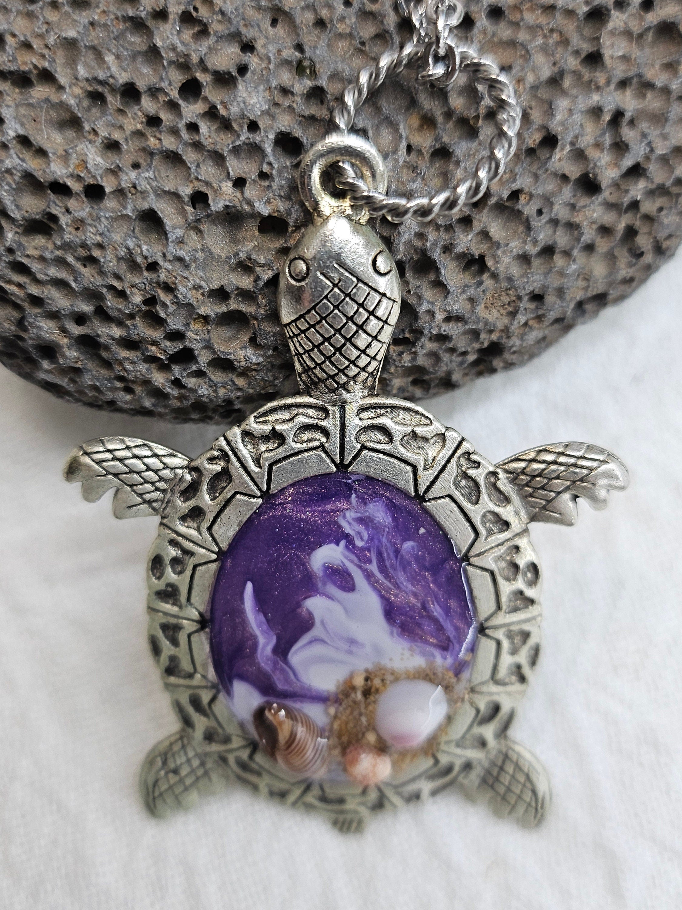 Hawaii Shells  Turtle Pendant Necklace on Stainless Steel Chain - Ocean-Inspired Jewelry for Beach Lovers - Perfect Gift for Mermaid