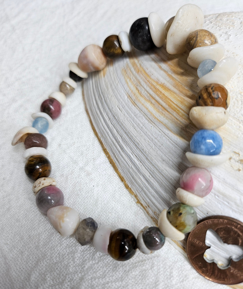 Natural Multi-Stone  Hawaiian Puka Shell Stretch Bracelet for Beach Vibes Summer Style  Everyday Wear - Perfect Accessory for Laid-Back